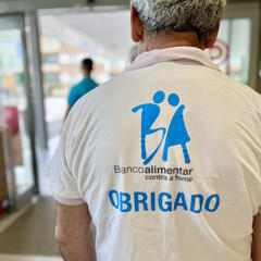 Galeria - Imagem 1 da Banco Alimentar: Utentes vestem a camisola de volunt�rios em nova campanha