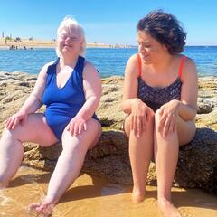 Galeria - Imagem 7 da Bom tempo leva utentes do Lar e de CACI at� � praia