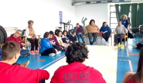 Volunt�rios do ISCAP dinamizam atividade com os utentes