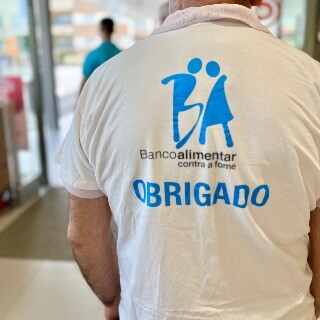 Imagem da Banco Alimentar: Utentes vestem a camisola de volunt�rios em nova campanha