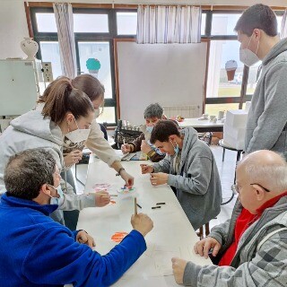 Imagem da �Projeto Cuidar�: Alunos do Col�gio de Nossa Senhora do Ros�rio desenvolvem atividades com os utentes